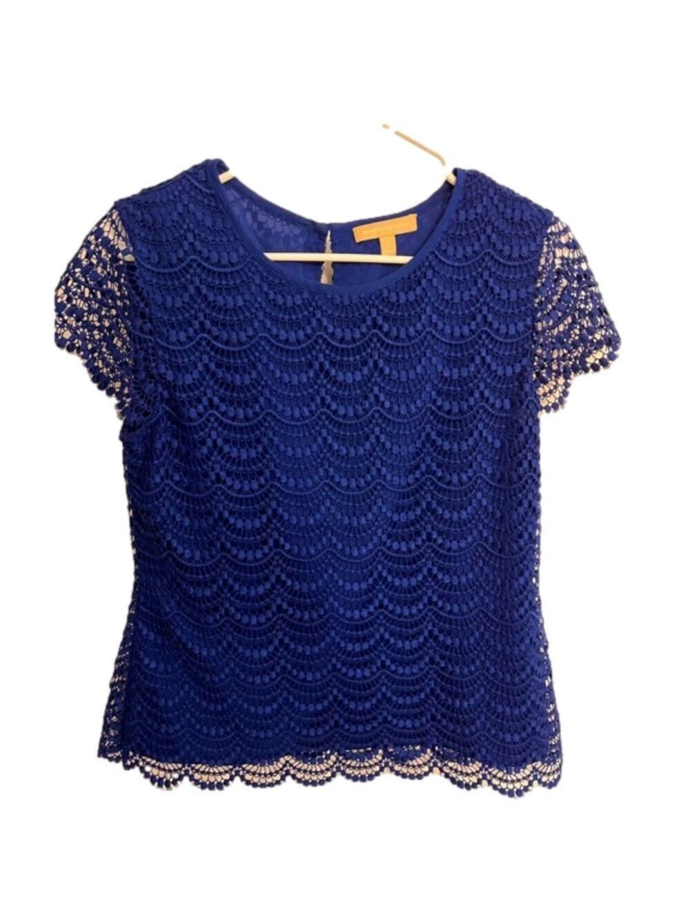 Banana Republic size 6 lace overlay short sleeve blouse